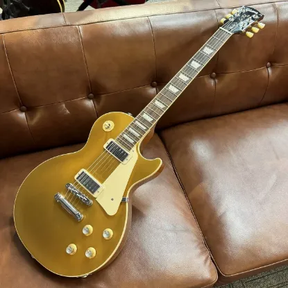 Picture of Gibson Les Paul Deluxe 1970s Gold Top USA 2023 Mini Humbucker Electric Guitar