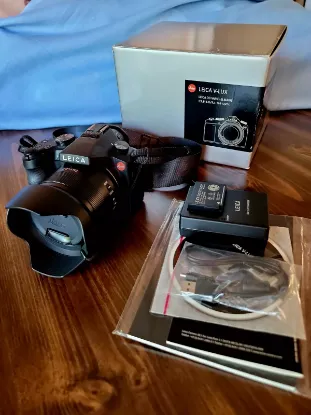 Picture of Leica V-LUX Typ 114 20MP Digital Camera w/16x Zoom camera