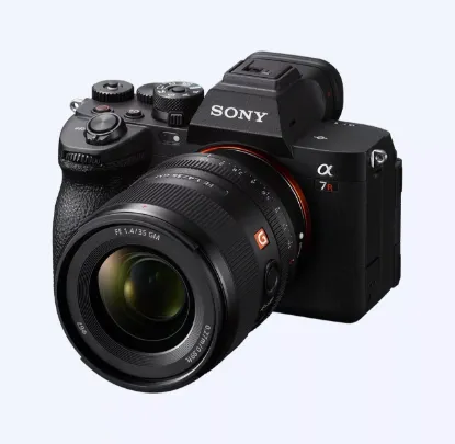 Picture of Sony Alpha a7R IV 61.0 MP Mirrorless Camera - Black & 35mm 1.4 GM Lens